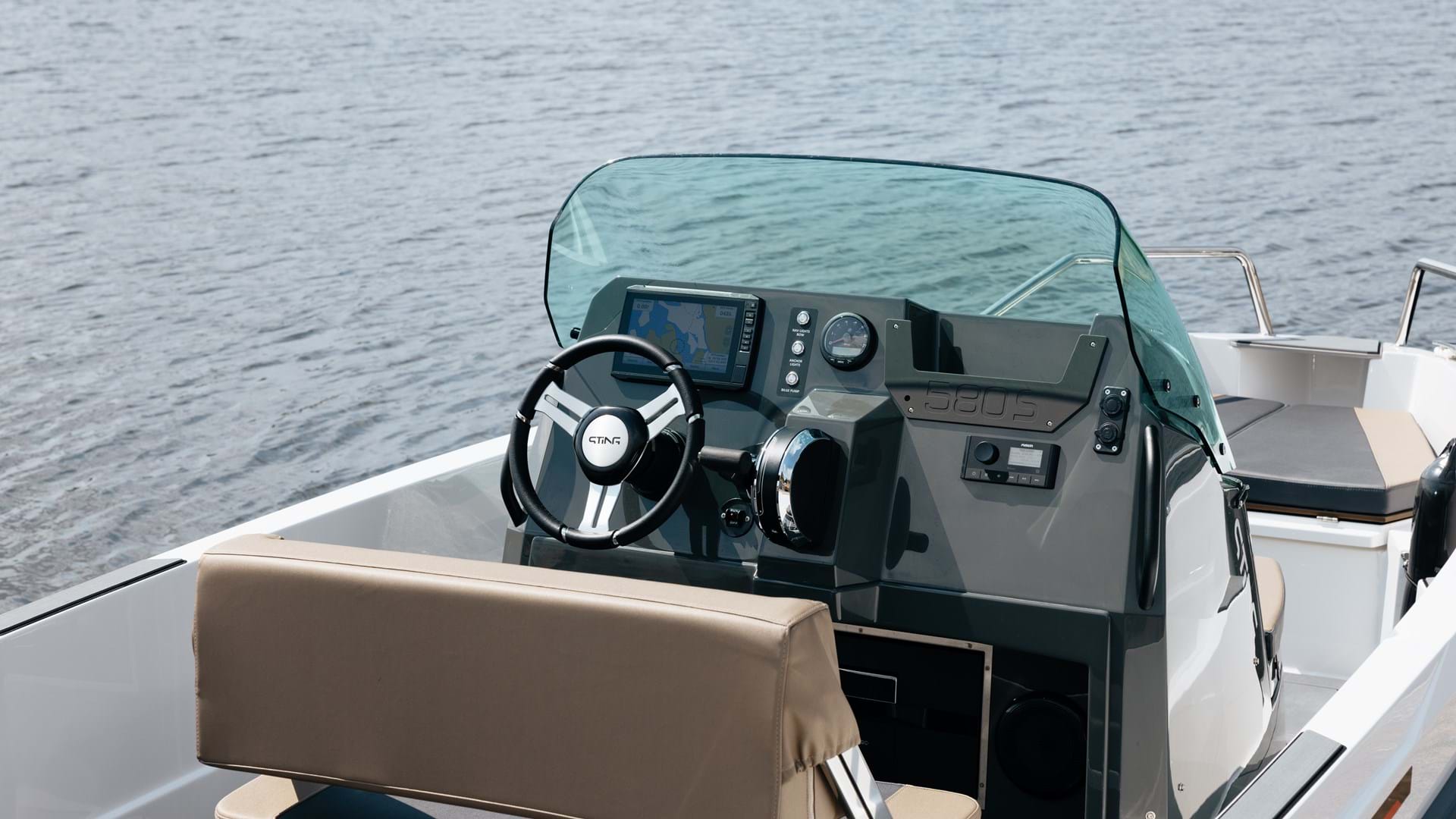 Sting 580S - centre console boat - 31